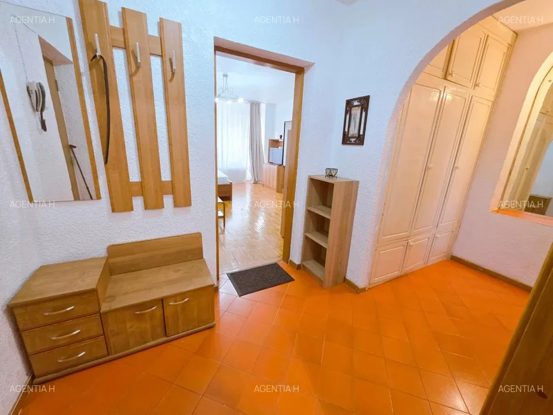 Stirbei Voda, Tribunalul Sectorului 6, Eroilor, garsoniera, 42 mp.