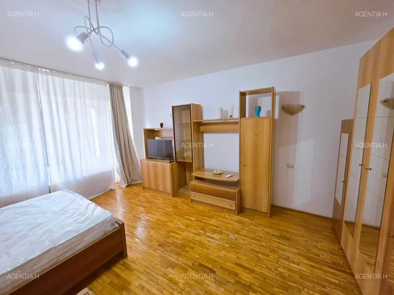 Stirbei Voda, Tribunalul Sectorului 6, Eroilor, garsoniera, 42 mp.