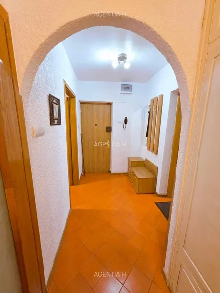 Stirbei Voda, Tribunalul Sectorului 6, Eroilor, garsoniera, 42 mp.