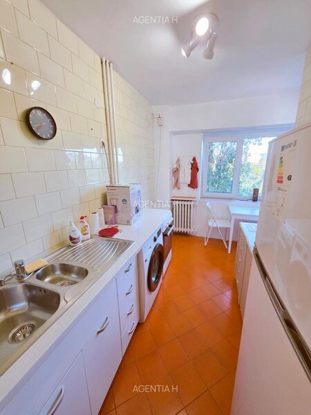 Stirbei Voda, Tribunalul Sectorului 6, Eroilor, garsoniera, 42 mp.