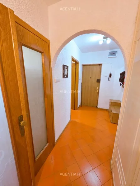 Stirbei Voda, Tribunalul Sectorului 6, Eroilor, garsoniera, 42 mp.