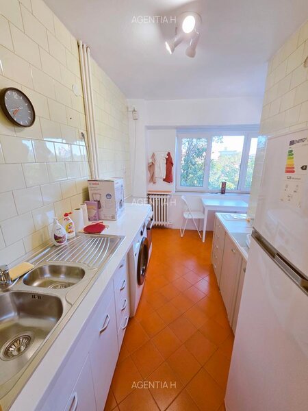 Stirbei Voda, Tribunalul Sectorului 6, Eroilor, garsoniera, 42 mp.